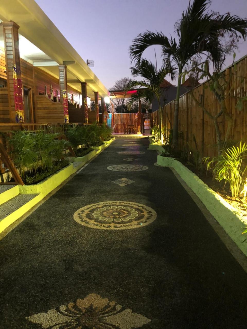 Auora Guest House Lembongan Buitenkant foto