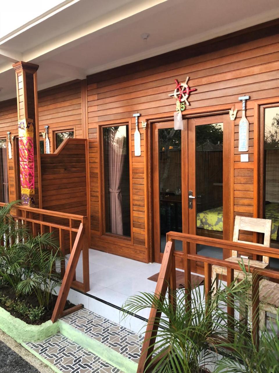 Auora Guest House Lembongan Buitenkant foto